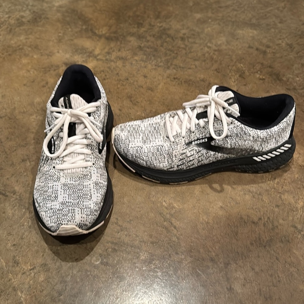 Brooks Adrenaline 21